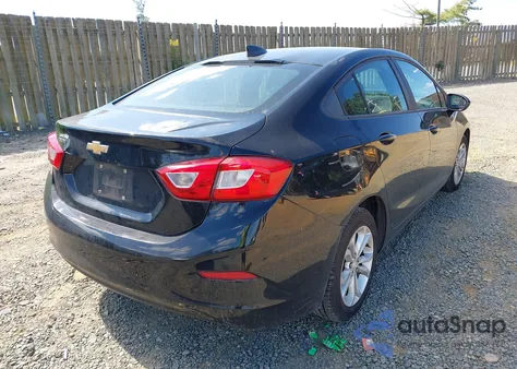 2019 Chevrolet Cruze Ls z USA, uszkodzony, nr VIN 1G1BC5SM9K7108696